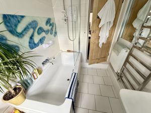 Photo 25- click for photo gallery